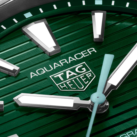TAG Heuer Aquaracer Professional 200 Solargraph